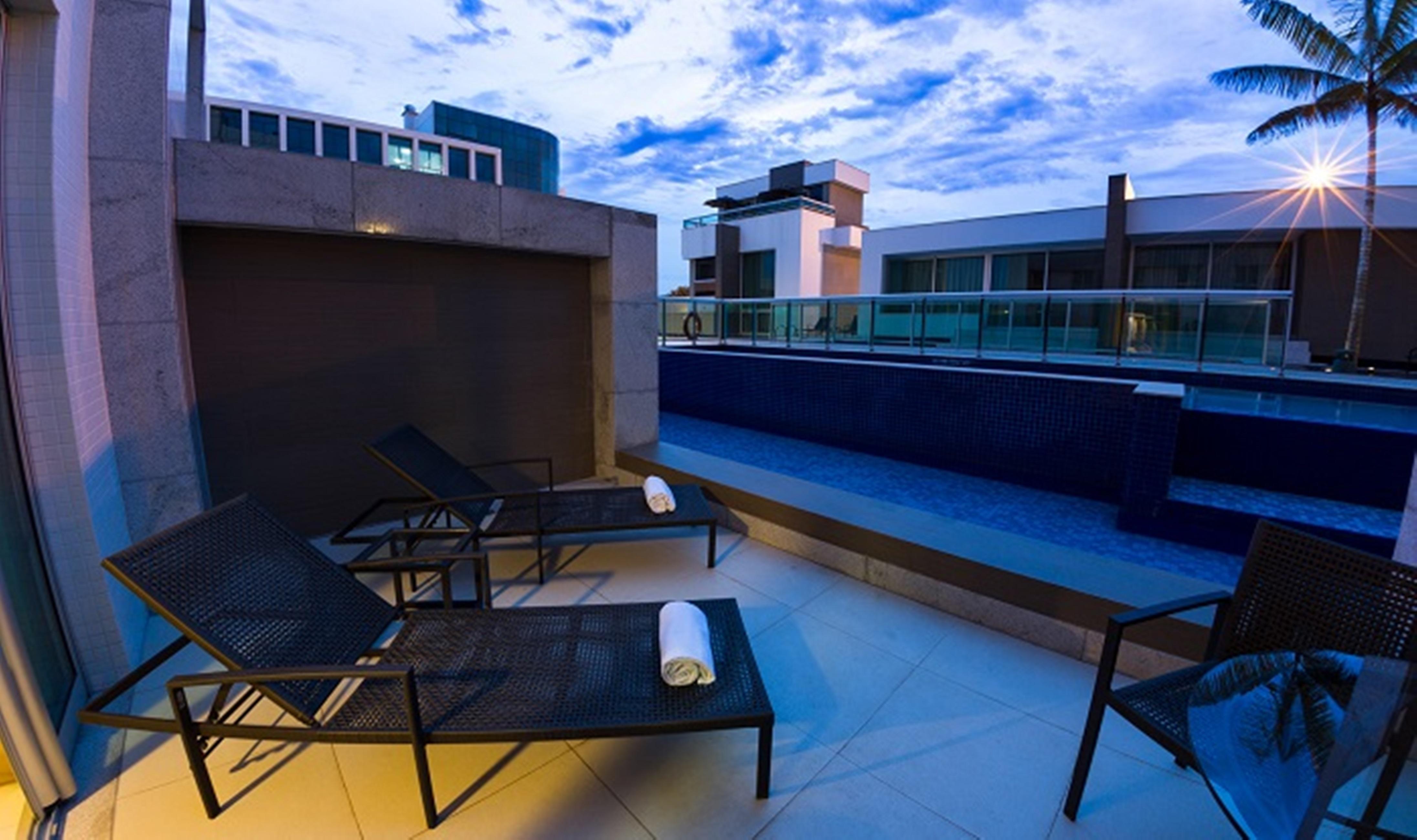 Jade Hotel Brasilia Candangolandia Exterior foto Rooftop pool at the hotel