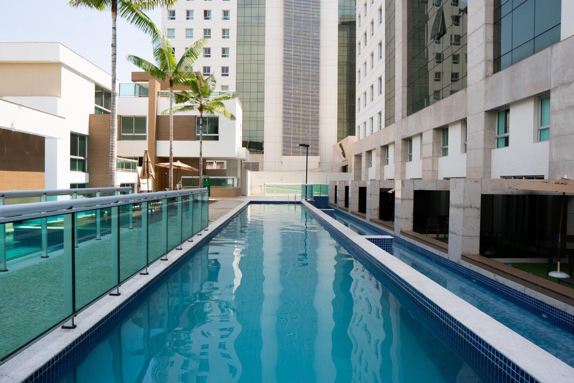 Jade Hotel Brasilia Candangolandia Exterior foto The pool at the complex