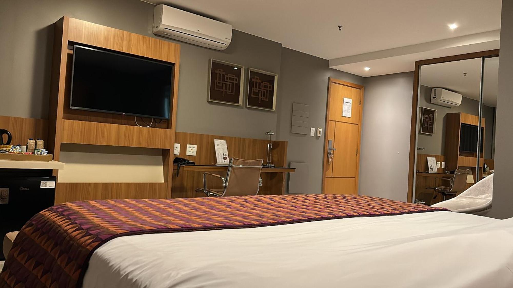 Jade Hotel Brasilia Candangolandia Exterior foto A room at the hotel